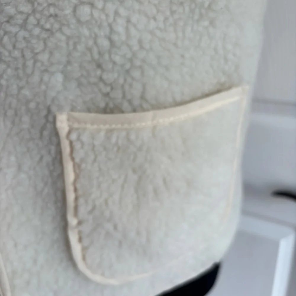NWOT J& L Paris vest - Picture 5 of 10
